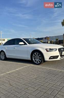 Седан Audi A4 2013 в 