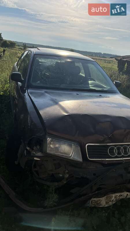Седан Audi A4 1996 в 