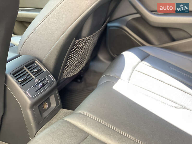 Седан Audi A4 2016 в Києві