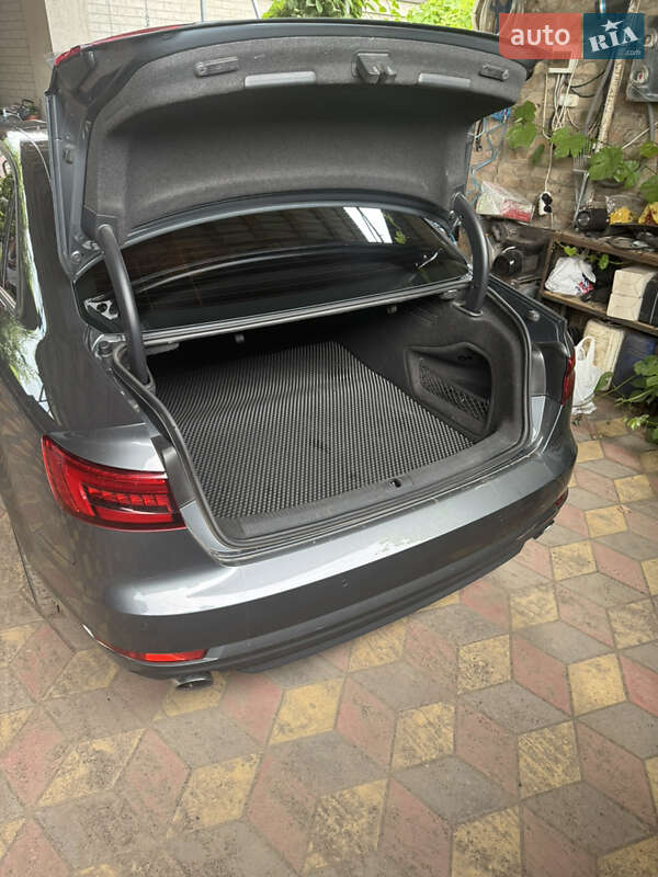 Седан Audi A4 2016 в Пирятине
