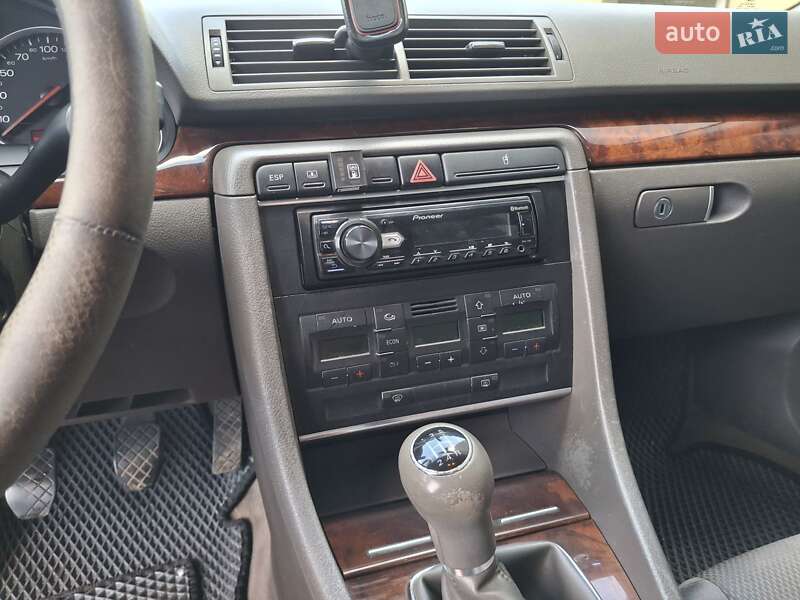 Седан Audi A4 2003 в Харькове