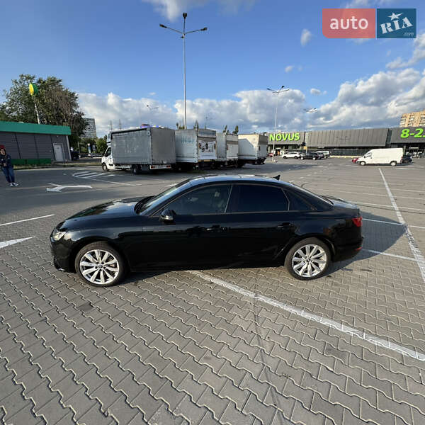 Седан Audi A4 2016 в Киеве