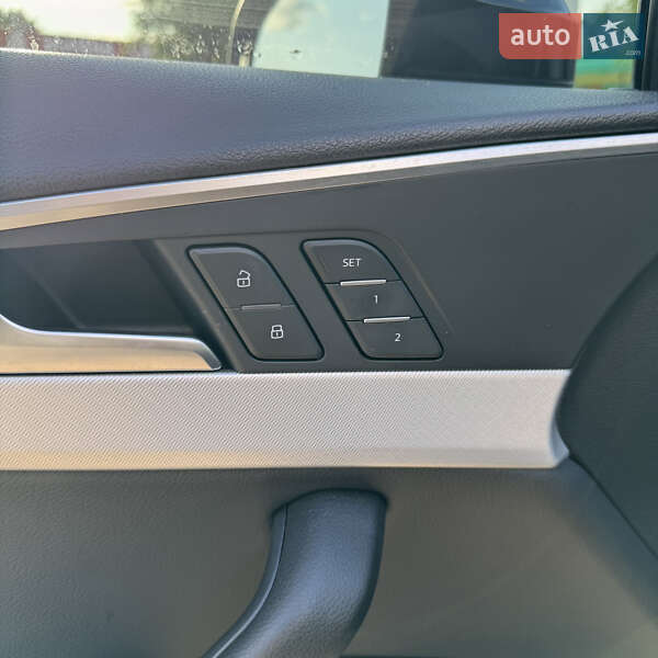 Седан Audi A4 2016 в Киеве