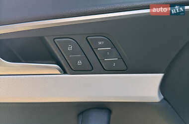 Седан Audi A4 2016 в 