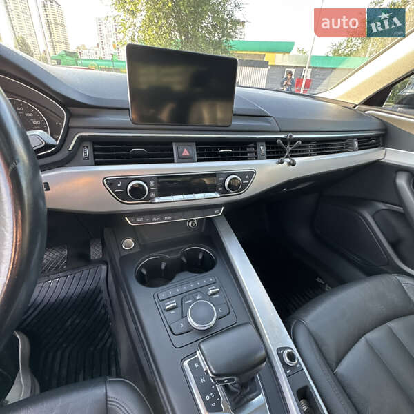 Седан Audi A4 2016 в Киеве