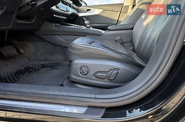 Седан Audi A4 2016 в 