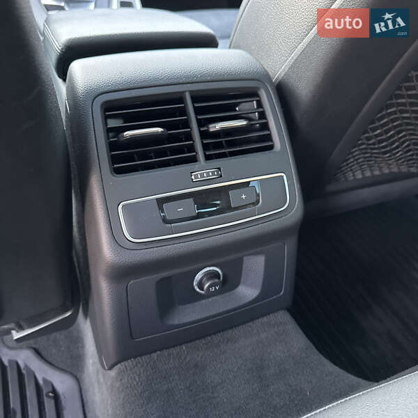 Седан Audi A4 2016 в Киеве