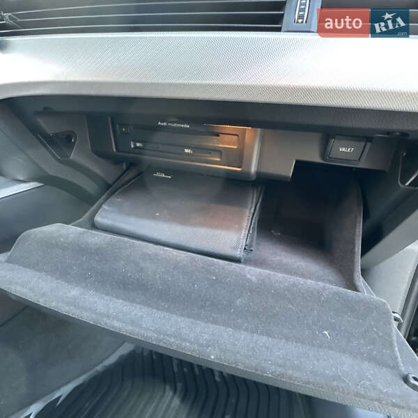 Седан Audi A4 2016 в Киеве