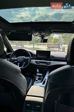 Седан Audi A4 2022 в 