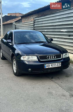Седан Audi A4 1999 в Умані
