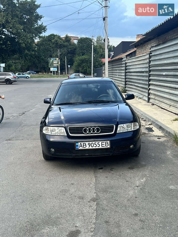 Седан Audi A4 1999 в Умані