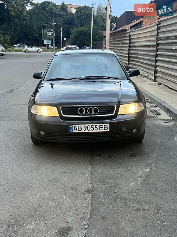 Седан Audi A4 1999 в Умані