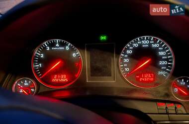 Седан Audi A4 2001 в 