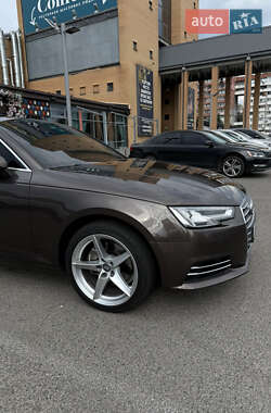 Седан Audi A4 2018 в 