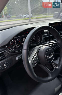 Седан Audi A4 2018 в 