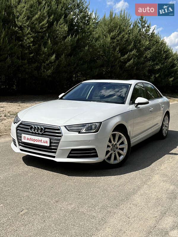 Седан Audi A4 2019 в 