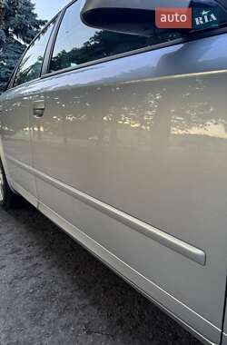 Седан Audi A4 2005 в 