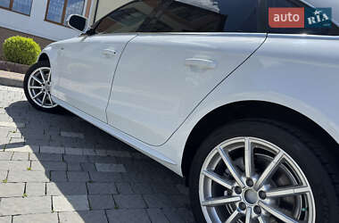 Седан Audi A4 2015 в 