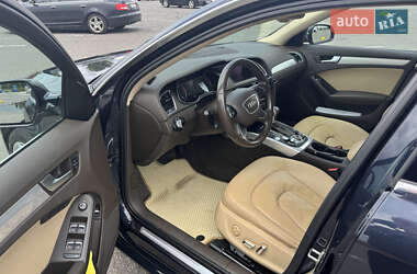 Седан Audi A4 2012 в 