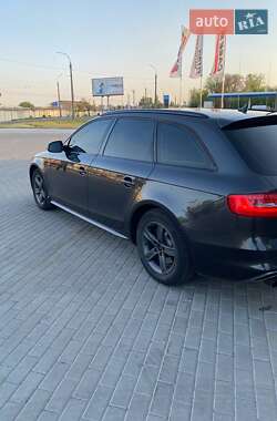 Универсал Audi A4 2013 в 