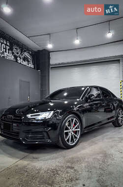 Седан Audi A4 2017 в Харкові