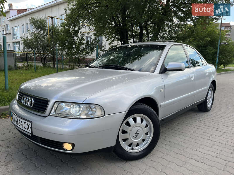 Седан Audi A4 2001 в 