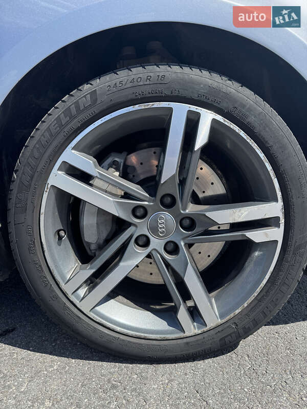 Седан Audi A4 2017 в Львові