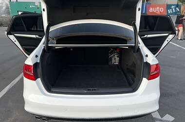 Седан Audi A4 2015 в 