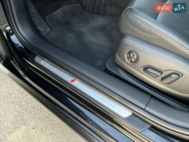 Седан Audi A4 2017 в Львові