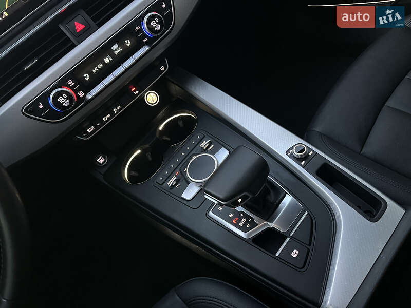 Седан Audi A4 2017 в Львові