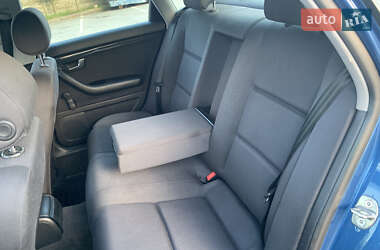 Седан Audi A4 2001 в 