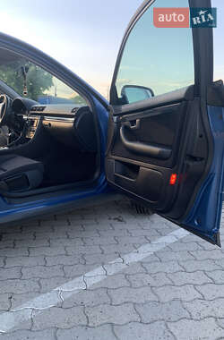 Седан Audi A4 2001 в 