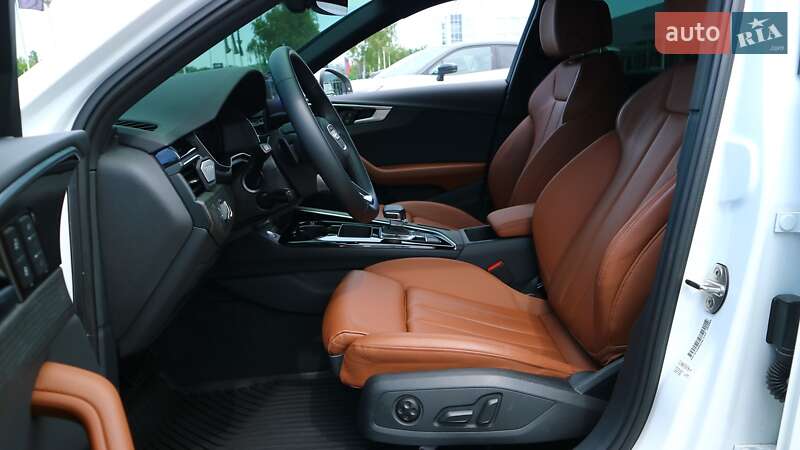 Седан Audi A4 2023 в Киеве
