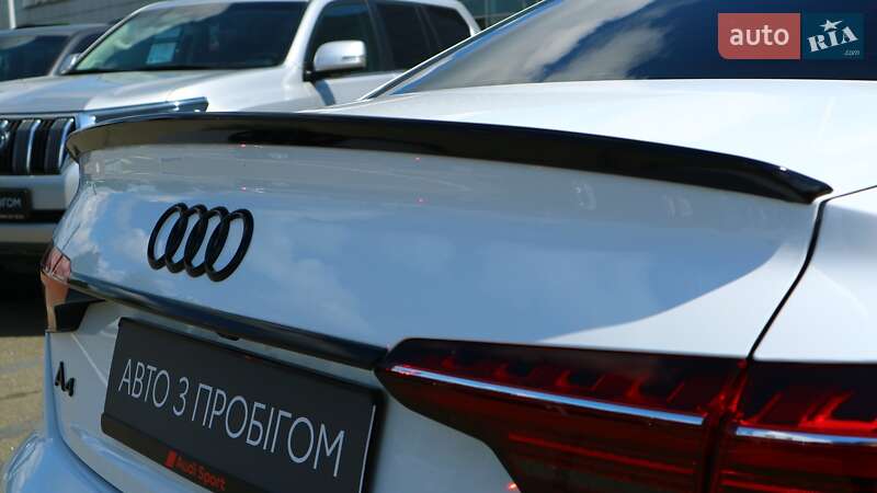 Седан Audi A4 2023 в Киеве