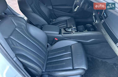 Седан Audi A4 2022 в 