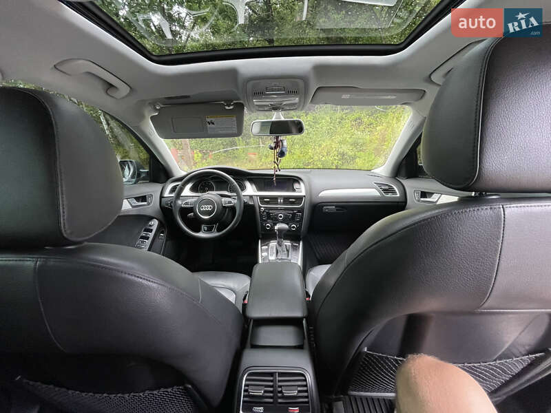 Седан Audi A4 2015 в Львові