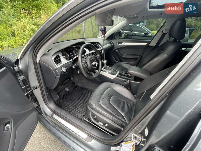 Седан Audi A4 2015 в Львові
