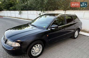 Универсал Audi A4 1998 в 