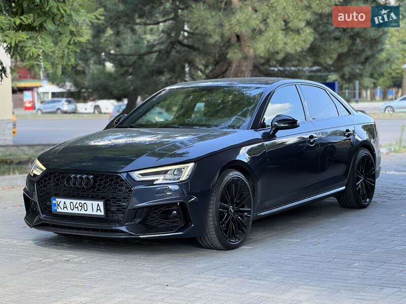 Седан Audi A4 2016 в 
