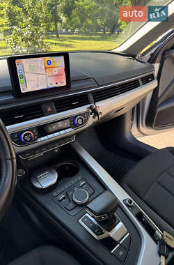 Седан Audi A4 2015 в 