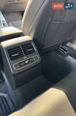 Седан Audi A4 2015 в 