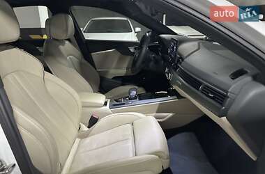 Седан Audi A4 2020 в 