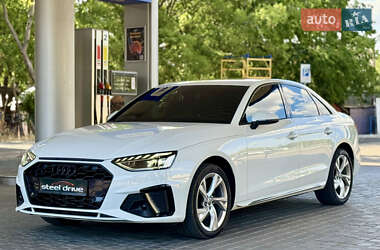 Седан Audi A4 2020 в 