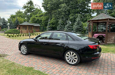 Седан Audi A4 2017 в 