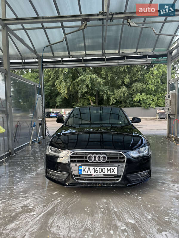 Седан Audi A4 2013 в 