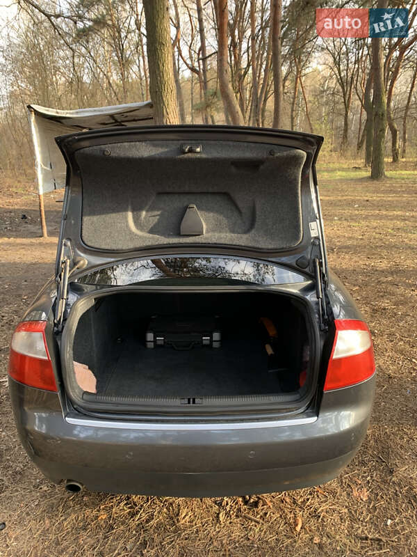 Седан Audi A4 2003 в Тростянці