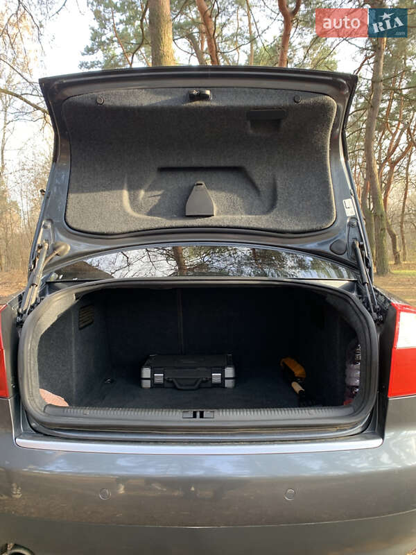 Седан Audi A4 2003 в Тростянці