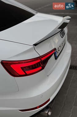 Седан Audi A4 2016 в 
