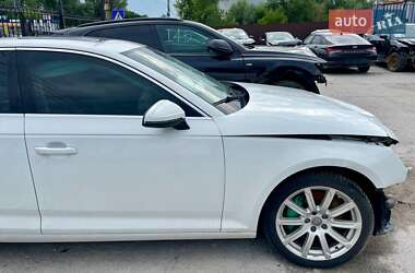 Седан Audi A4 2019 в 