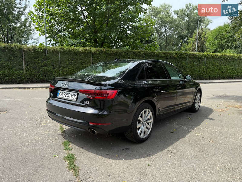 Седан Audi A4 2016 в Киеве